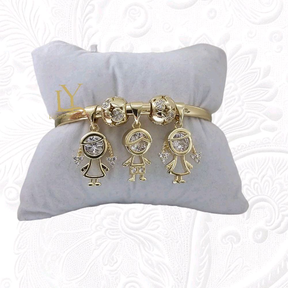 BRACELET