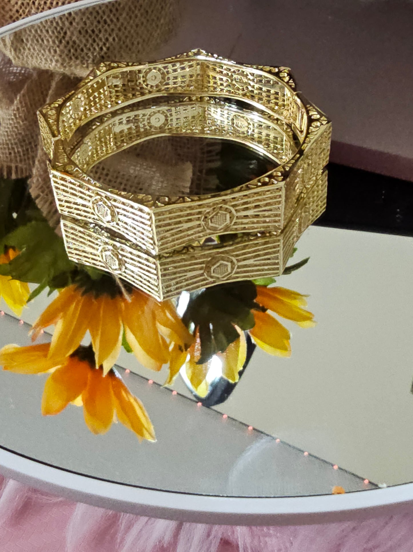BRACELET