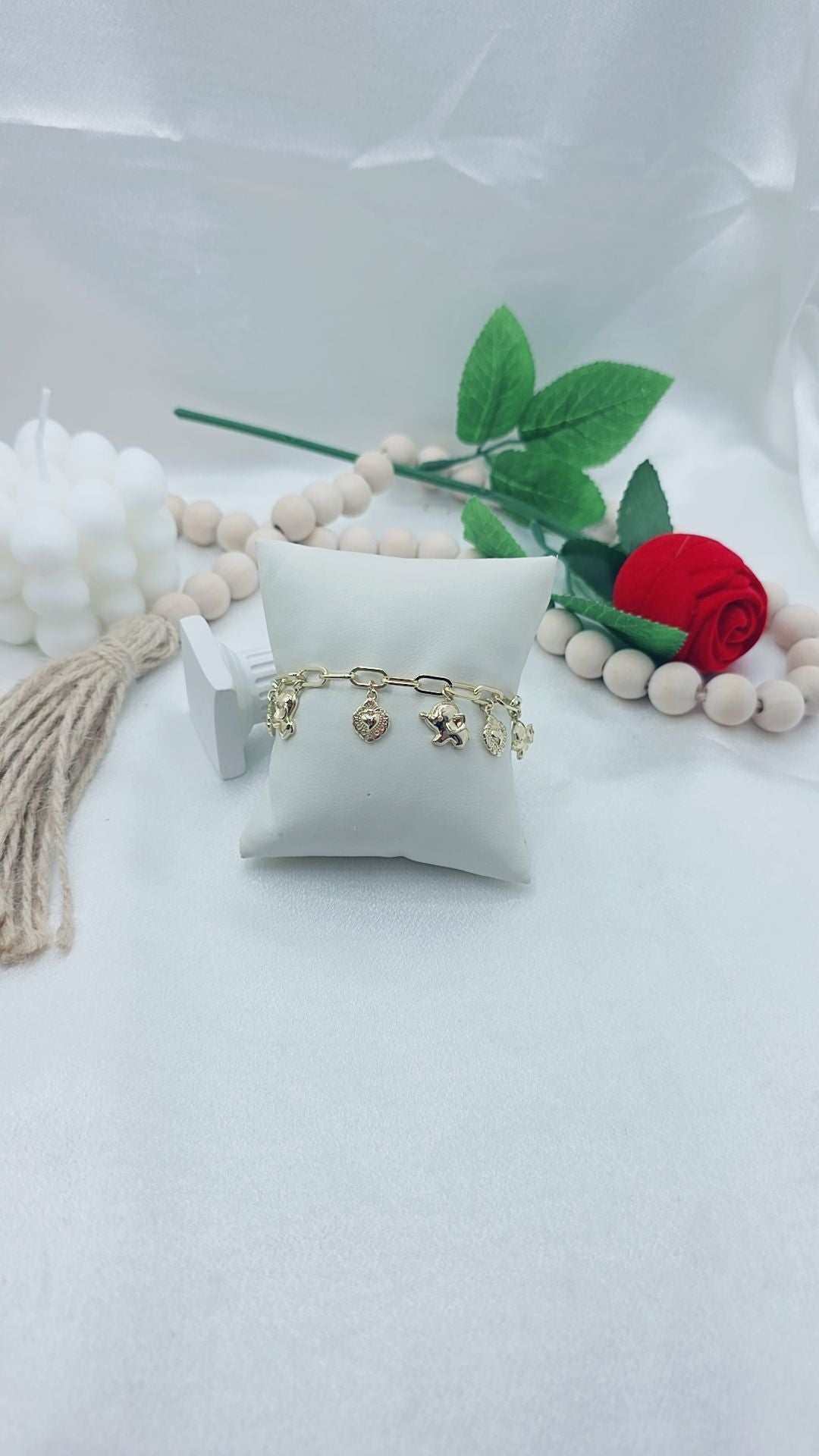 BRACELET