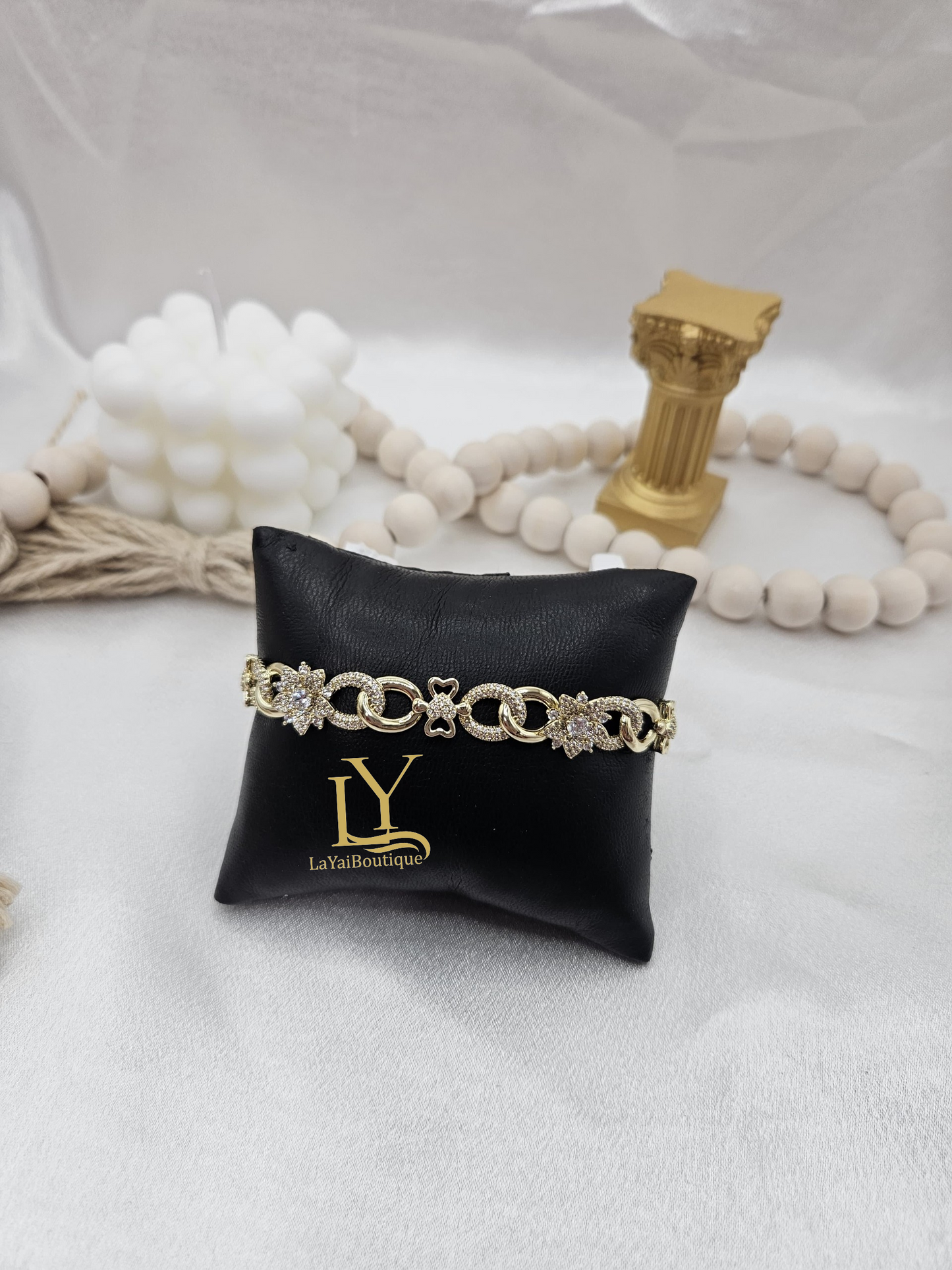 BRACELET