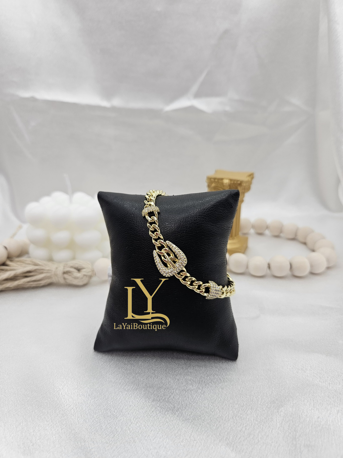BRACELET