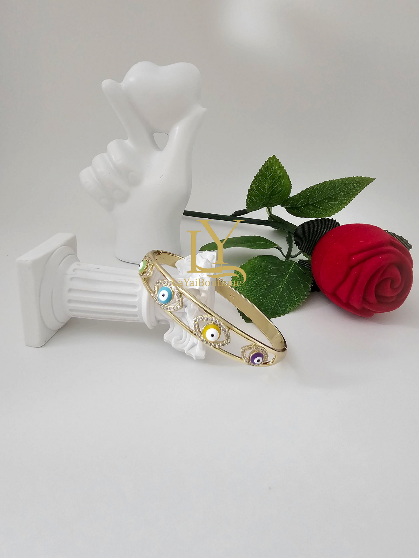 BRACELET