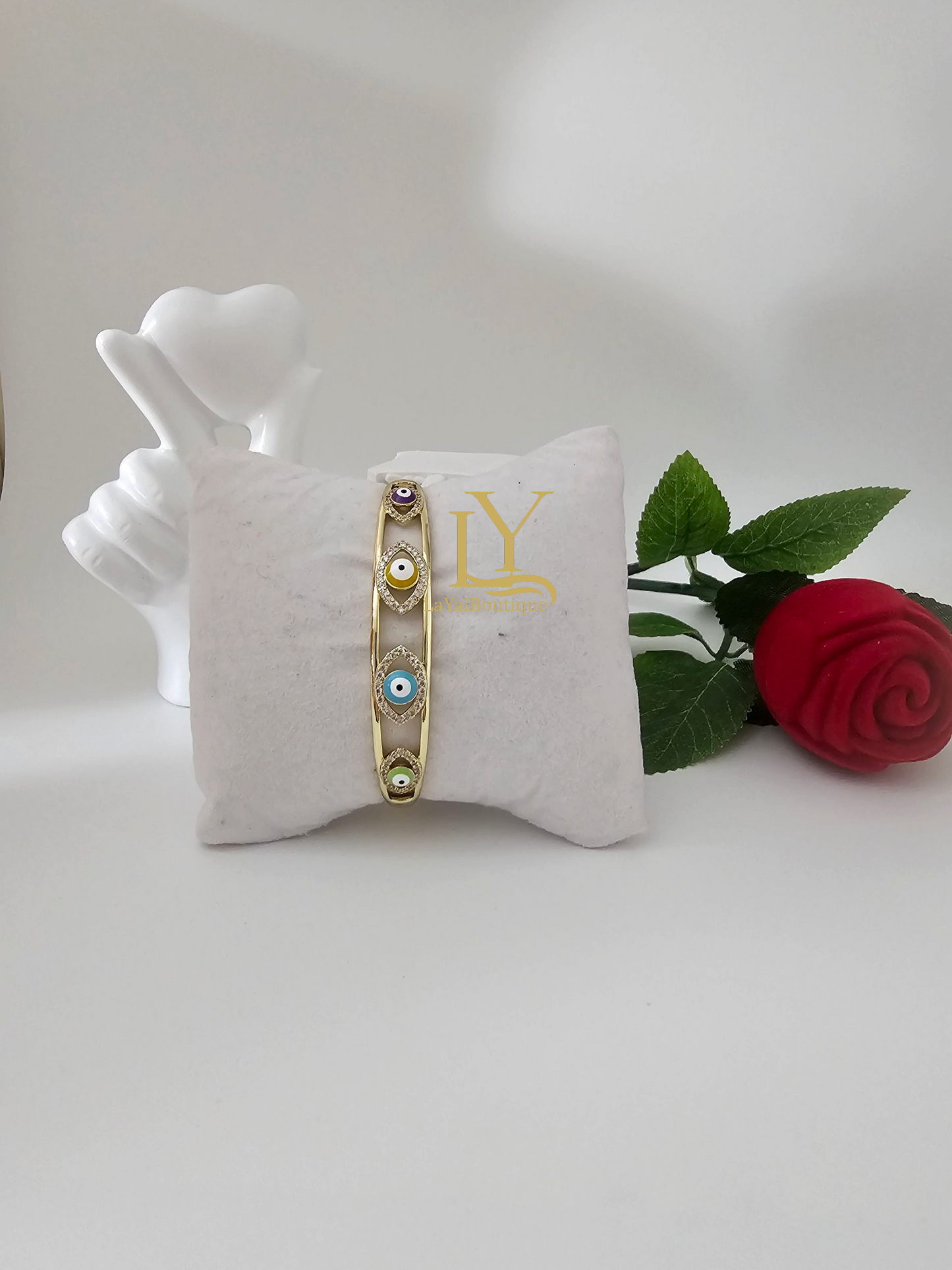 BRACELET