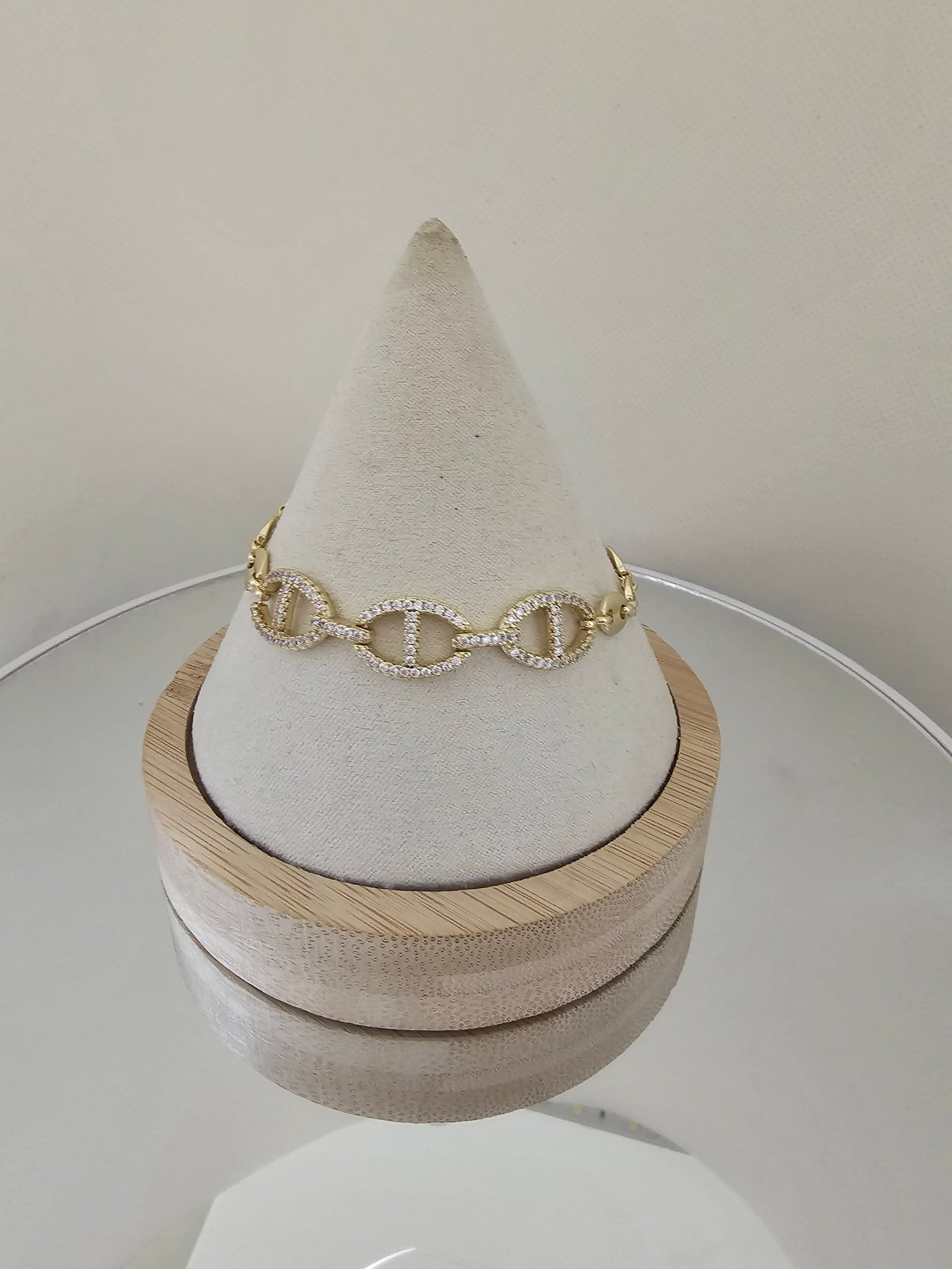 BRACELET